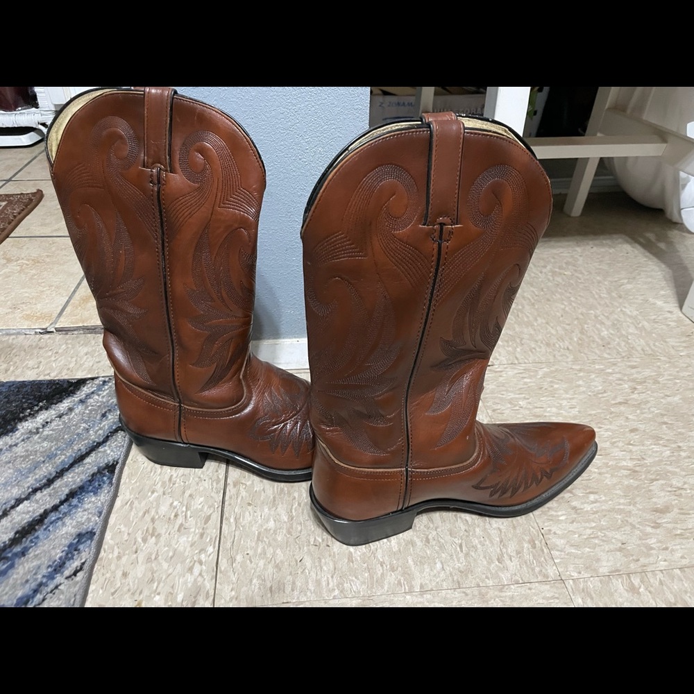 Charro boots for men, brown color, good condition size 8 1/2 leather cowboys